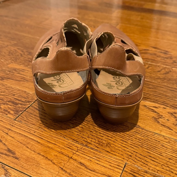 Women's Rieker Slip-On Shoe Tan Leather Size 41 - Picture 3 of 6